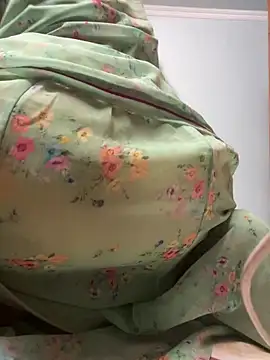 HotRiyacpl online show from December 23, 5:16 am