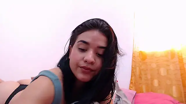 SaraBlosson online show from January 17, 6:33 pm