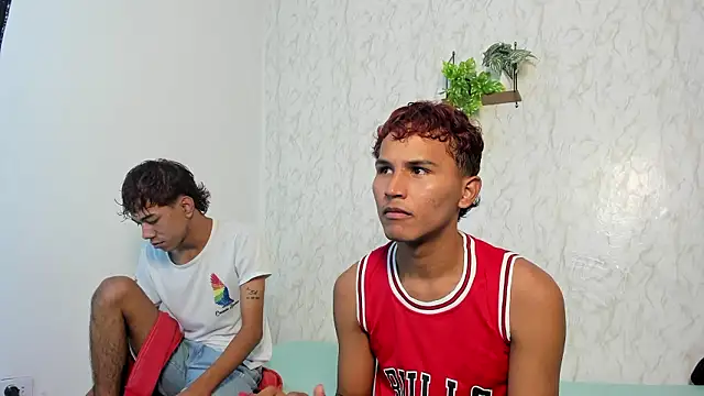 Snapshot of boys_yourparty chatting on March 29, 1:05 am boys yourparty online show from March 29, 1:05 am