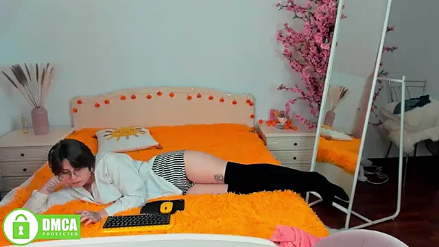 Funny bunnyy online show from December 3, 3:20 am