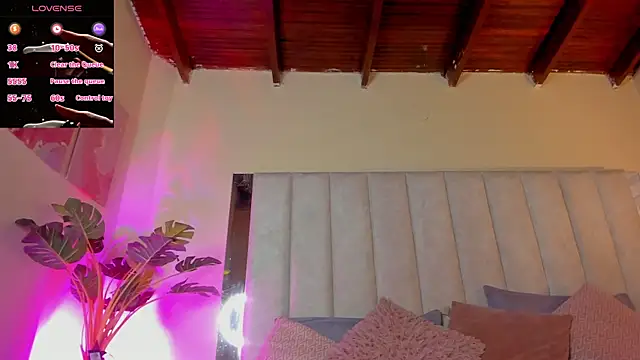 Snapshot of lil_hanna18 chatting on November 10, 7:35 pm lil hanna18 online show from November 10, 7:35 pm