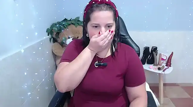 Snapshot of kiara_scottt chatting on January 4, 7:55 am kiara scottt online show from January 4, 7:55 am