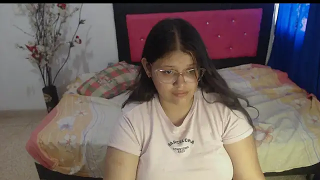 Snapshot of angel_barbie_1 chatting on September 27, 2:55 pm angel barbie 1 online show from September 27, 2:55 pm