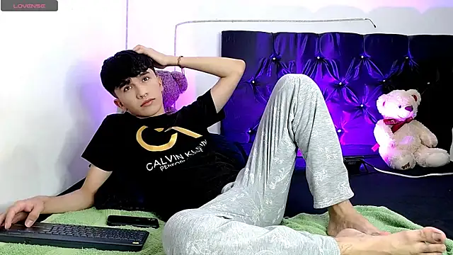 benji hoter online show from October 2, 9:44 pm