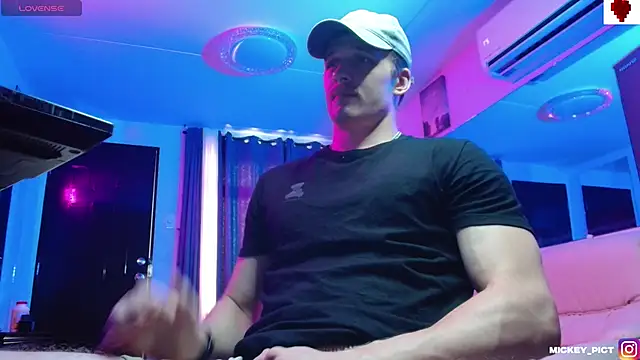 mickeypict online show from November 8, 1:39 am