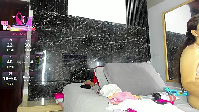 Snapshot of Yaya____11 chatting on December 4, 4:33 am Yaya 11 online show from December 4, 4:33 am