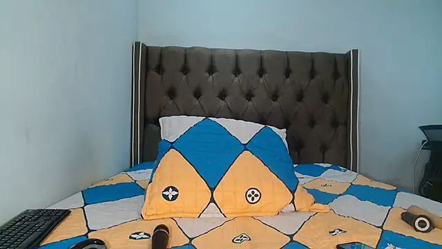 CHOCKYCHOCX2 online show from February 8, 4:38 am