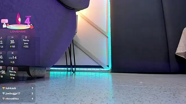 SophieHarris  online show from March 18, 10:37 pm