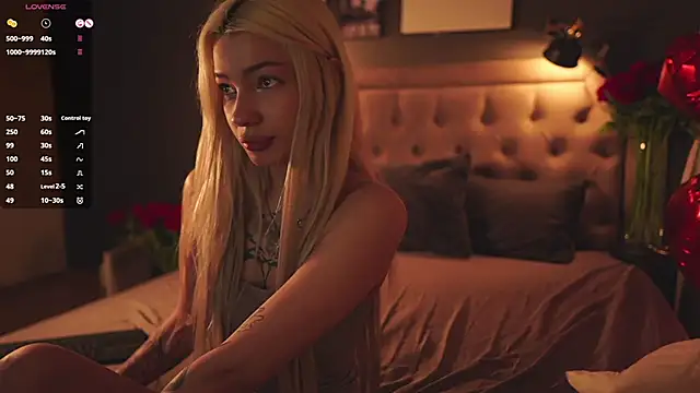 Snapshot of LolaStifler chatting on February 16, 6:54 am LolaStifler online show from February 16, 6:54 am