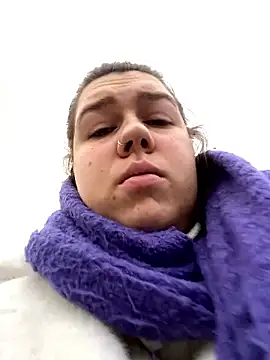 SuzieMurray online show from December 2, 9:13 am