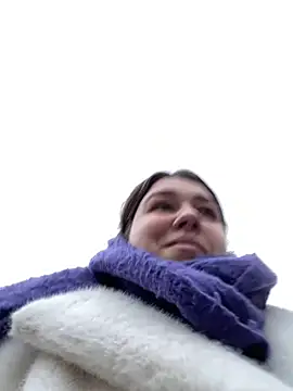 SuzieMurray online show from December 10, 9:12 am