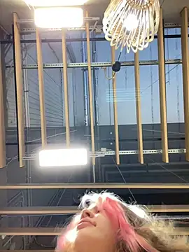 SuzieMurray online show from January 29, 8:29 am