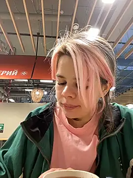 SuzieMurray online show from February 8, 7:26 am