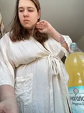 SuzieMurray online show from February 14, 8:11 am