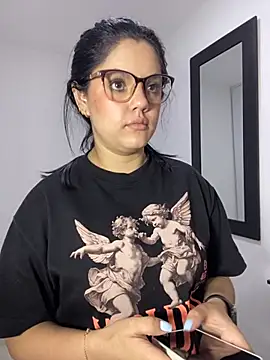 kimberlyhills1 online show from October 12, 6:12 am