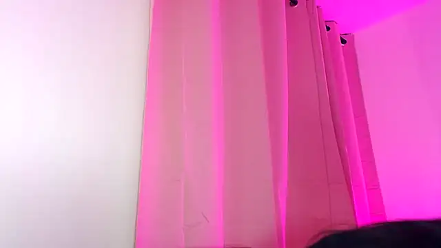 kimberlyhills1 online show from December 20, 3:35 am