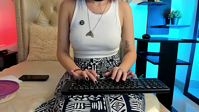 AlexaFoxy18 online show from December 10, 4:24 am