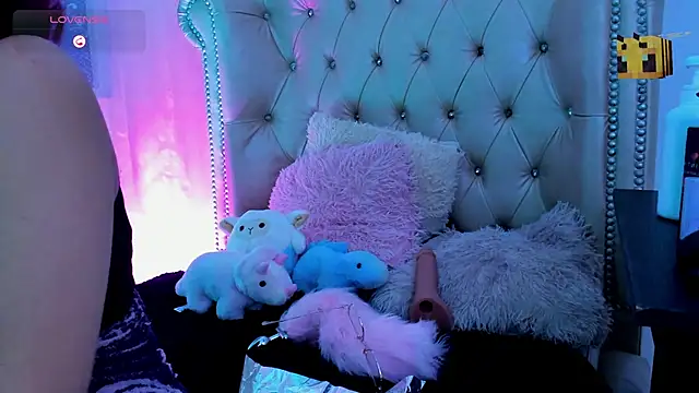 AlexaFoxy18 online show from March 11, 7:58 am