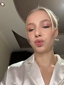 CaseyStar online show from December 7, 9:06 am