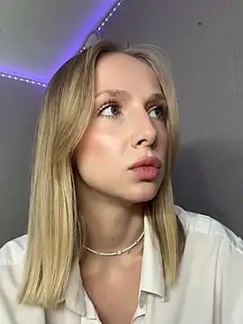 CaseyStar online show from February 8, 4:43 pm