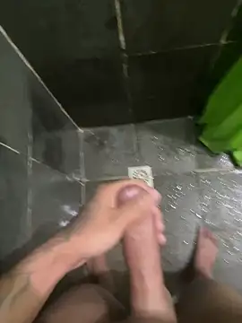 Snapshot of gzn01 chatting on September 23, 8:56 pm gzn01 online show from September 23, 8:56 pm