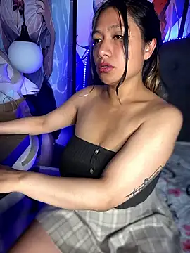 Im Little online show from December 2, 6:41 am