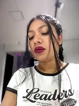 Im Little online show from October 15, 3:39 am