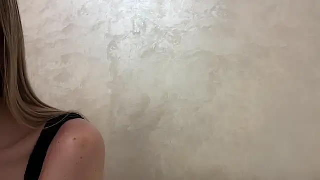 CaitlinaJayne23 online show from November 21, 4:33 am