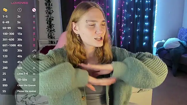 ReddHotPipper online show from March 12, 5:13 am