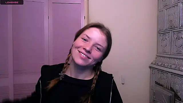 Snapshot of MissOliviaa_ chatting on December 21, 12:16 pm MissOliviaa  online show from December 21, 12:16 pm
