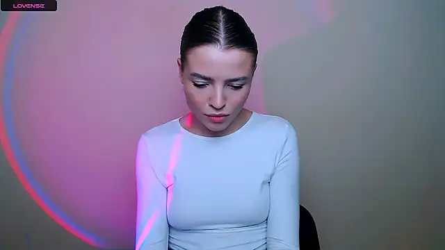 MissOliviaa  online show from February 6, 1:25 pm