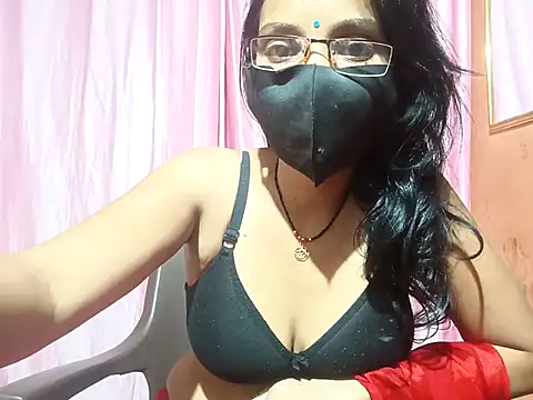 poojaxxx65 online show from February 18, 8:38 am