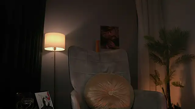 SerenaGrantt online show from July 31, 4:28 pm