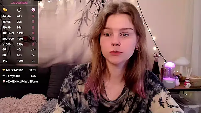 Moona xx online show from January 19, 6:00 pm