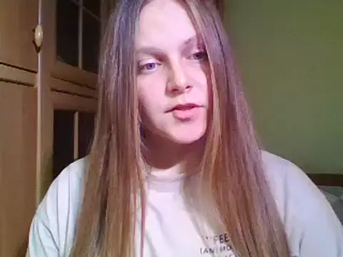 Evasapples online show from December 5, 2:55 pm