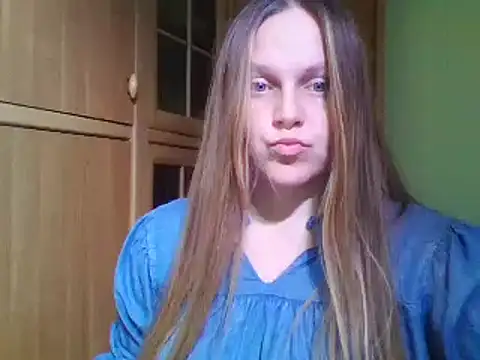 Evasapples online show from December 13, 8:58 pm
