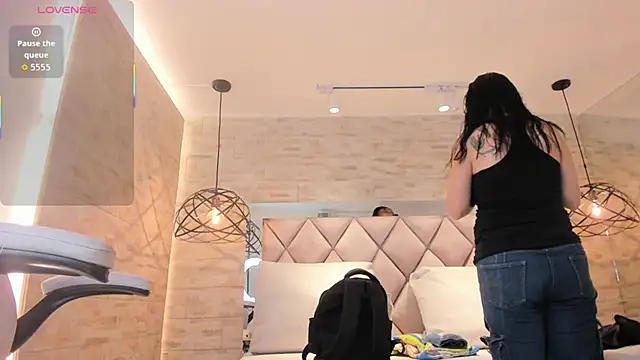 dorothy vegga online show from October 9, 3:37 am