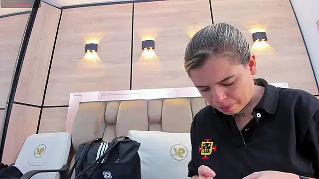 dorothy vegga online show from February 2, 4:00 am