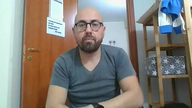 Snapshot of darione_90 chatting on January 21, 9:04 pm darione 90 online show from January 21, 9:04 pm