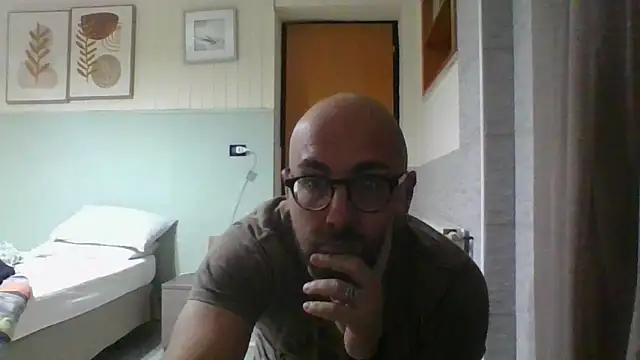 Snapshot of darione_90 chatting on February 19, 4:55 pm darione 90 online show from February 19, 4:55 pm