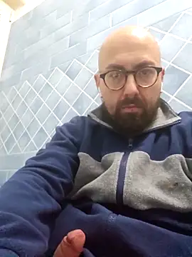 Snapshot of darione_90 chatting on February 23, 12:19 am darione 90 online show from February 23, 12:19 am