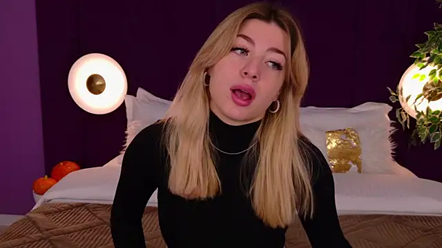 HelenaMorgan online show from October 15, 3:06 am