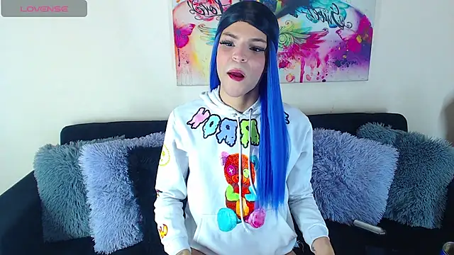 Snapshot of Realbadbxtch chatting on January 24, 8:32 pm Realbadbxtch online show from January 24, 8:32 pm