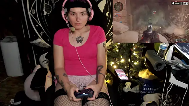 BrandiWRLD 999 online show from December 7, 11:45 pm