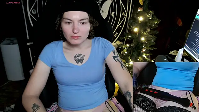 BrandiWRLD 999 online show from December 10, 9:22 pm