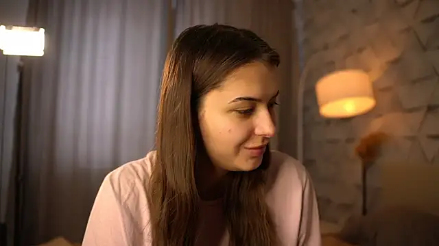 elisa moon online show from February 8, 9:23 am