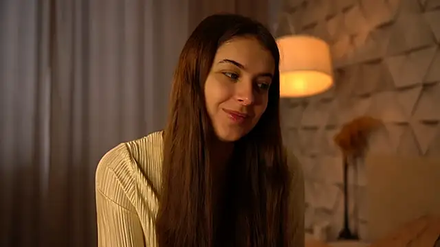 elisa moon online show from February 14, 9:39 am