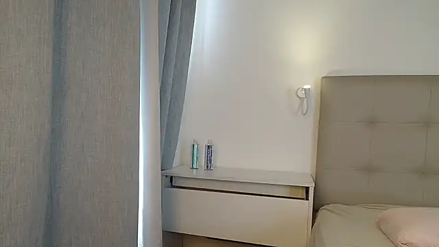 caaatalinalina online show from January 10, 8:48 pm