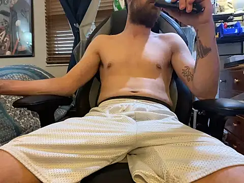 slutty guy12 online show from January 26, 10:46 pm