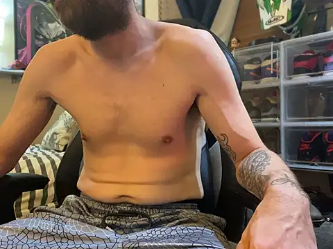 slutty guy12 online show from January 29, 11:14 pm